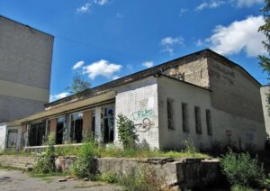 Закинутий кінотеатр