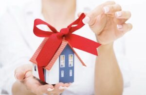 Чи можна подарувати квартиру в іпотеці у 2026 році / Фото: відкриті джерела