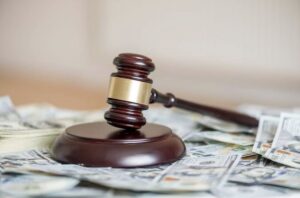 Суд стягнув понад 1,6 млн грн